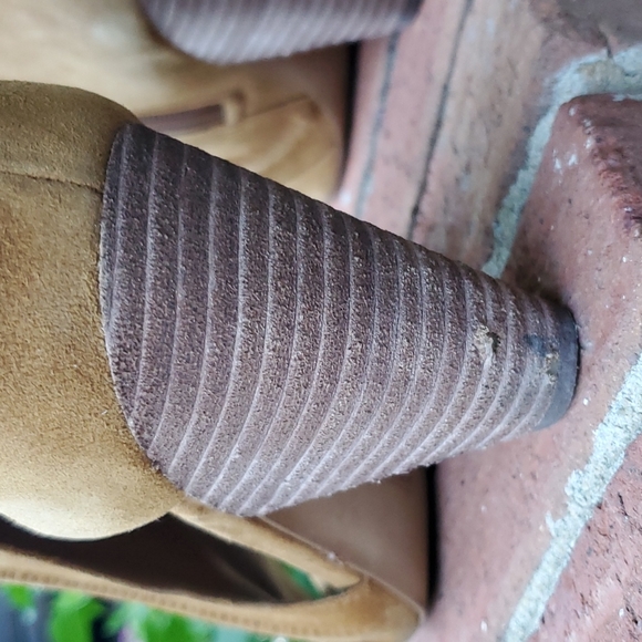 VC suede peep toe heels- sz. 9.5 - Picture 7 of 8